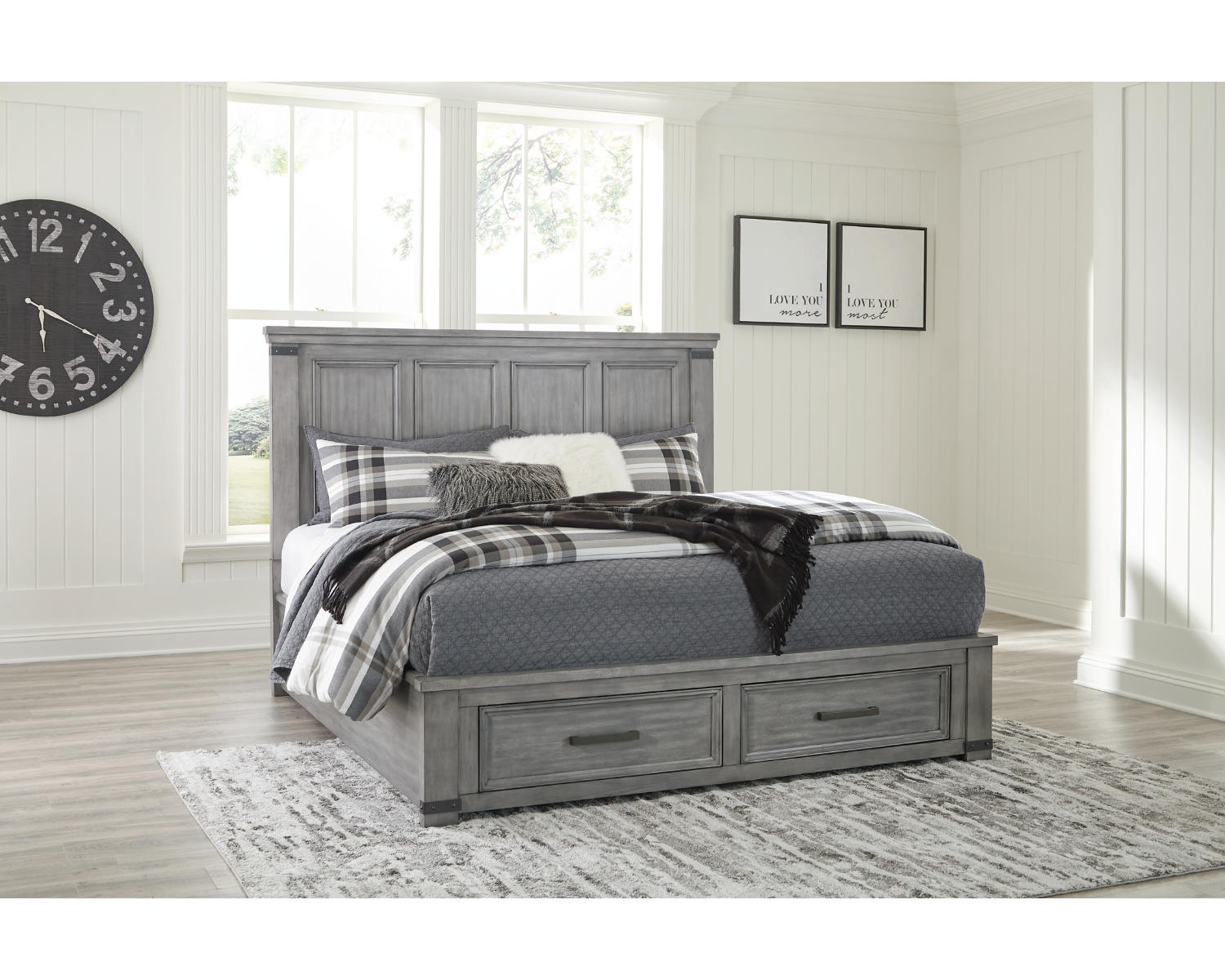 Russelyn California King Panel Bed, Dresser, Mirror, Chest and 2 Nightstands
