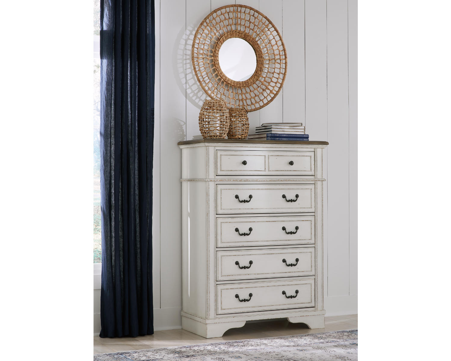 Brollyn Chest of Drawers