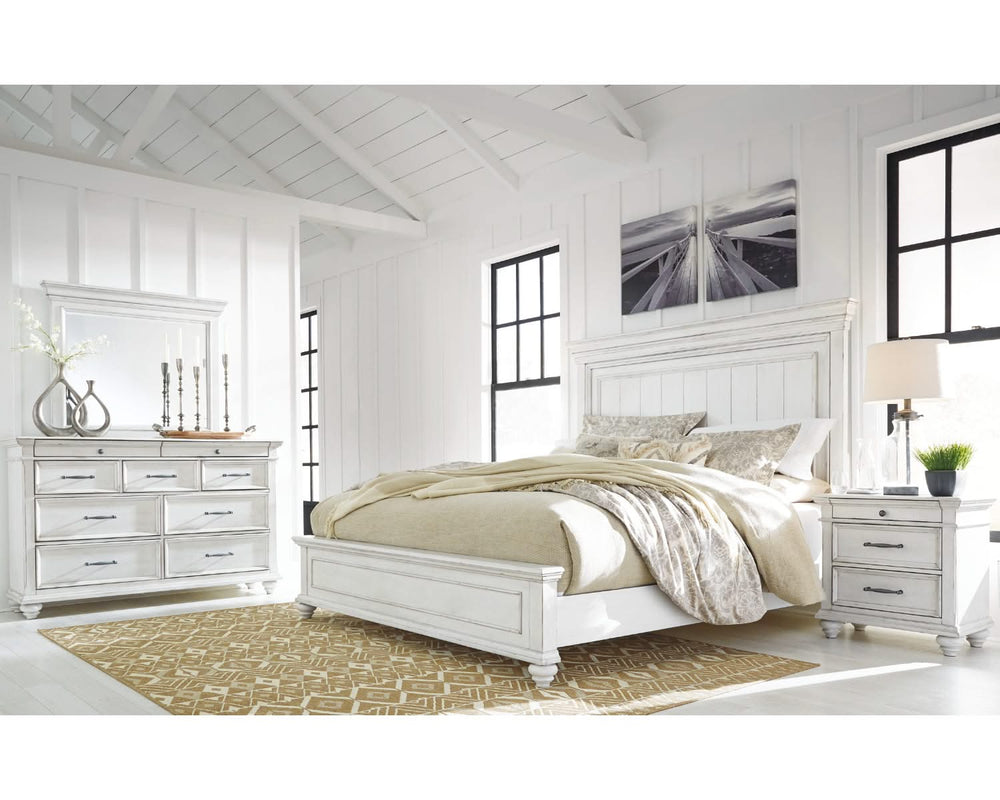 Cama Kanwyn King con paneles, tocador, espejo y dos mesitas de noche