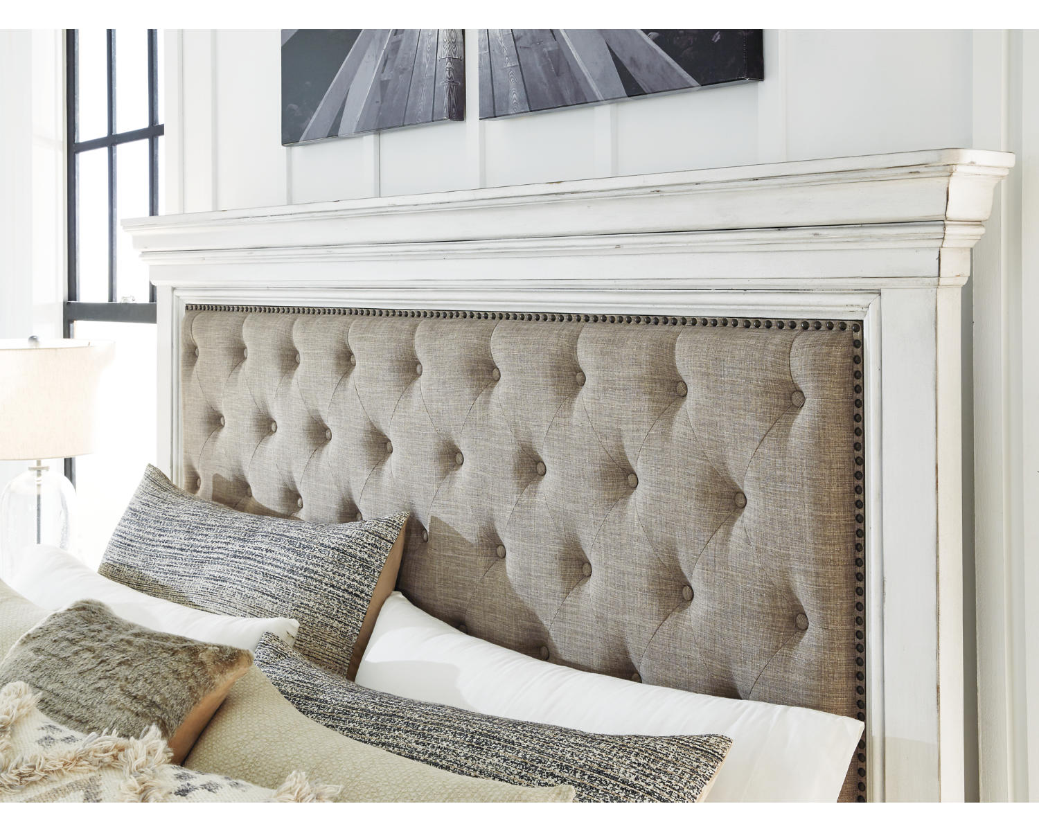 Kanwyn King Panel Bed