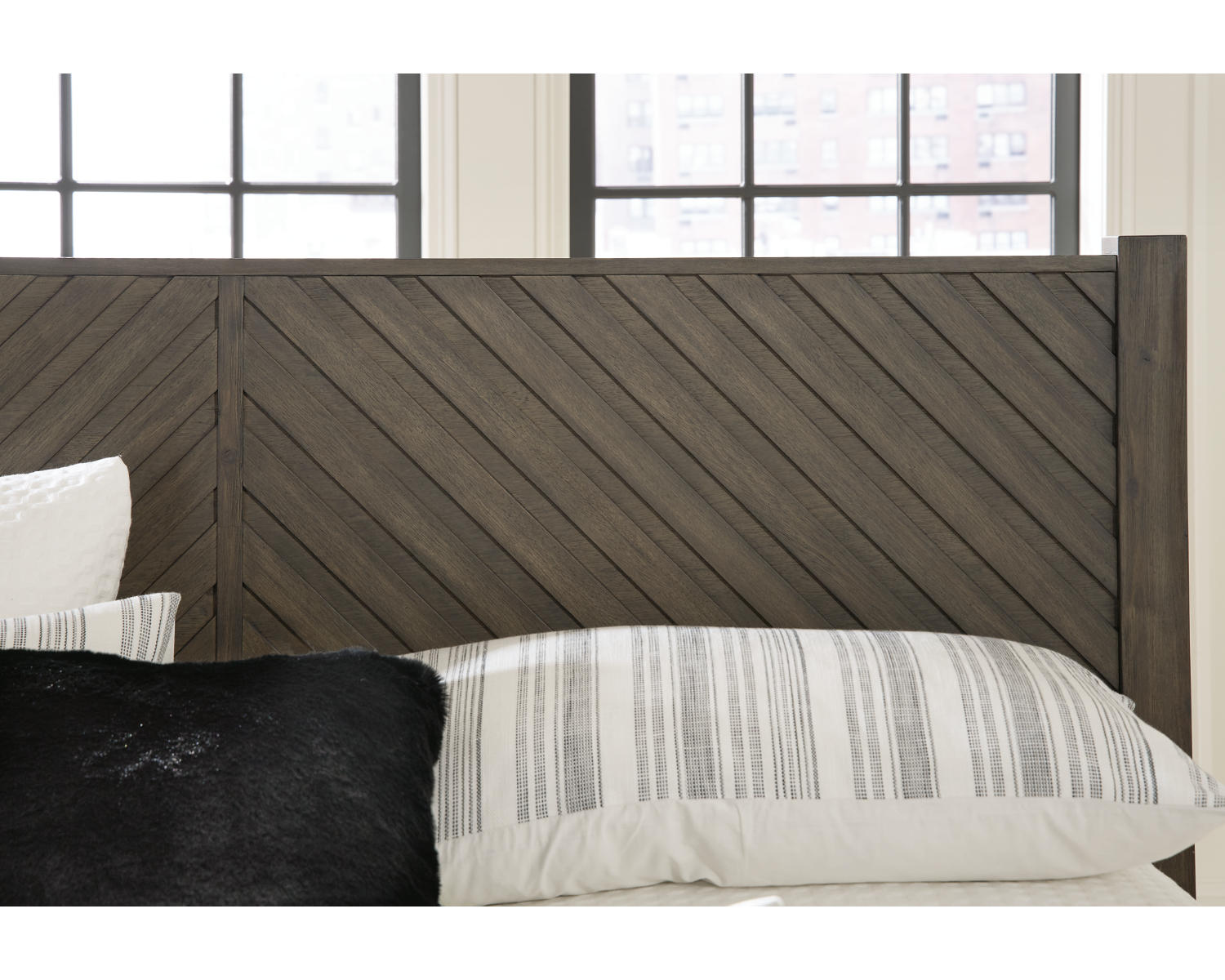 Arkenton Queen Panel Bed