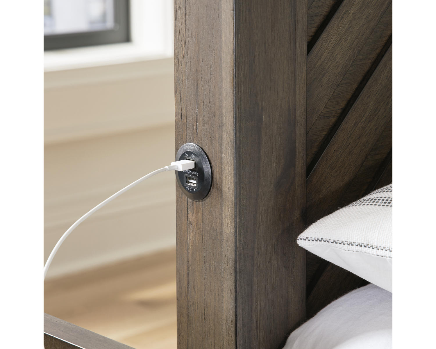 Arkenton Queen Panel Bed