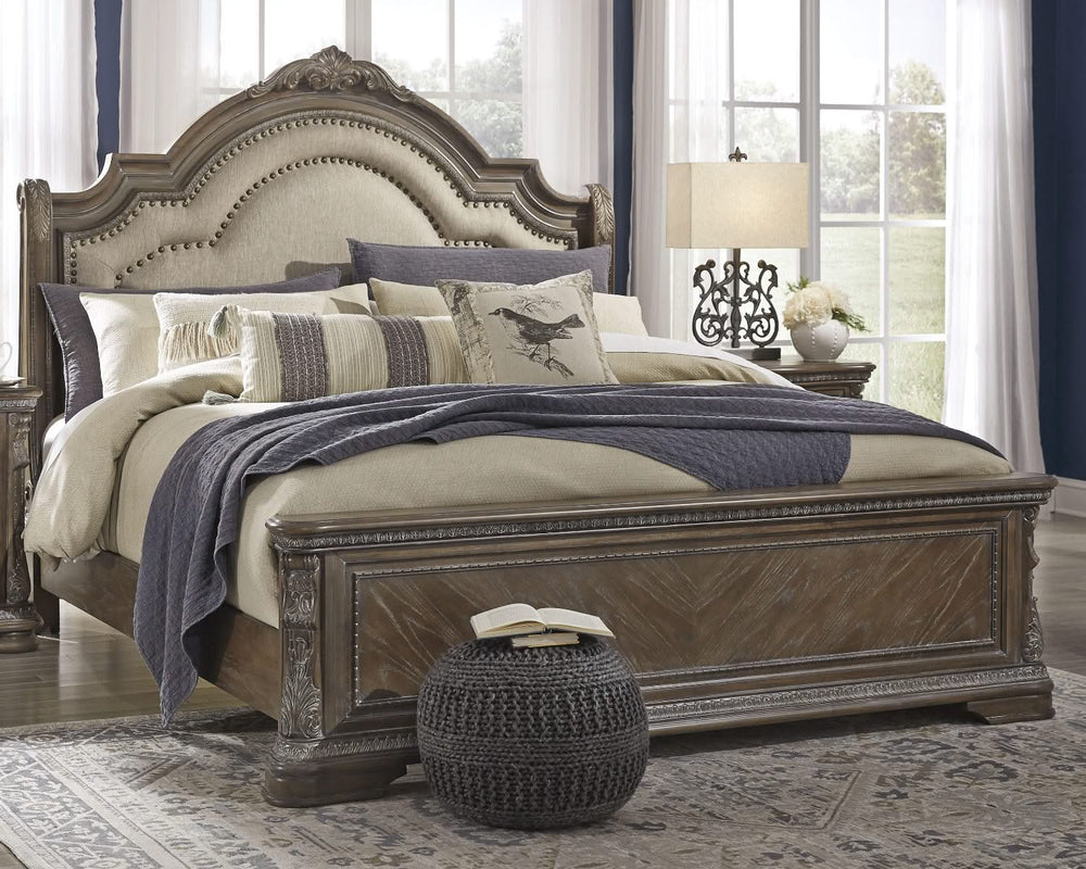 Cama tipo trineo tapizada Charmond California King