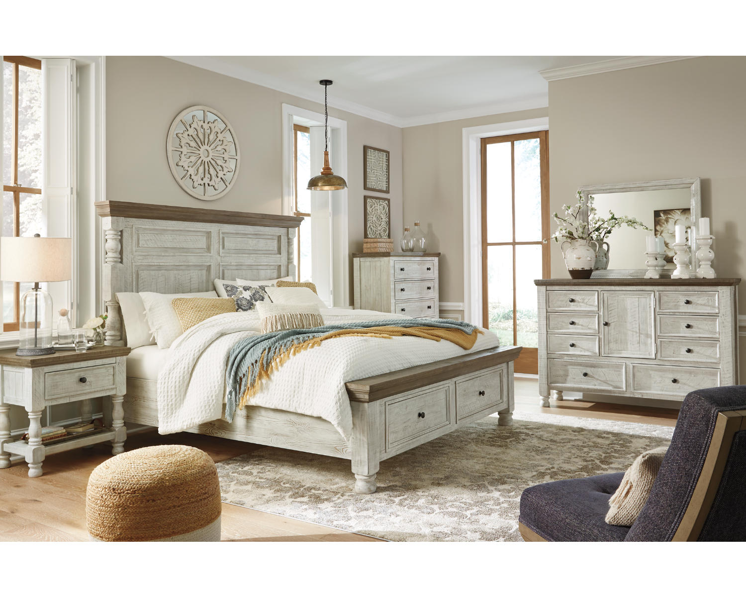 Havalance Queen Poster Bed with 2 Storage Drawers