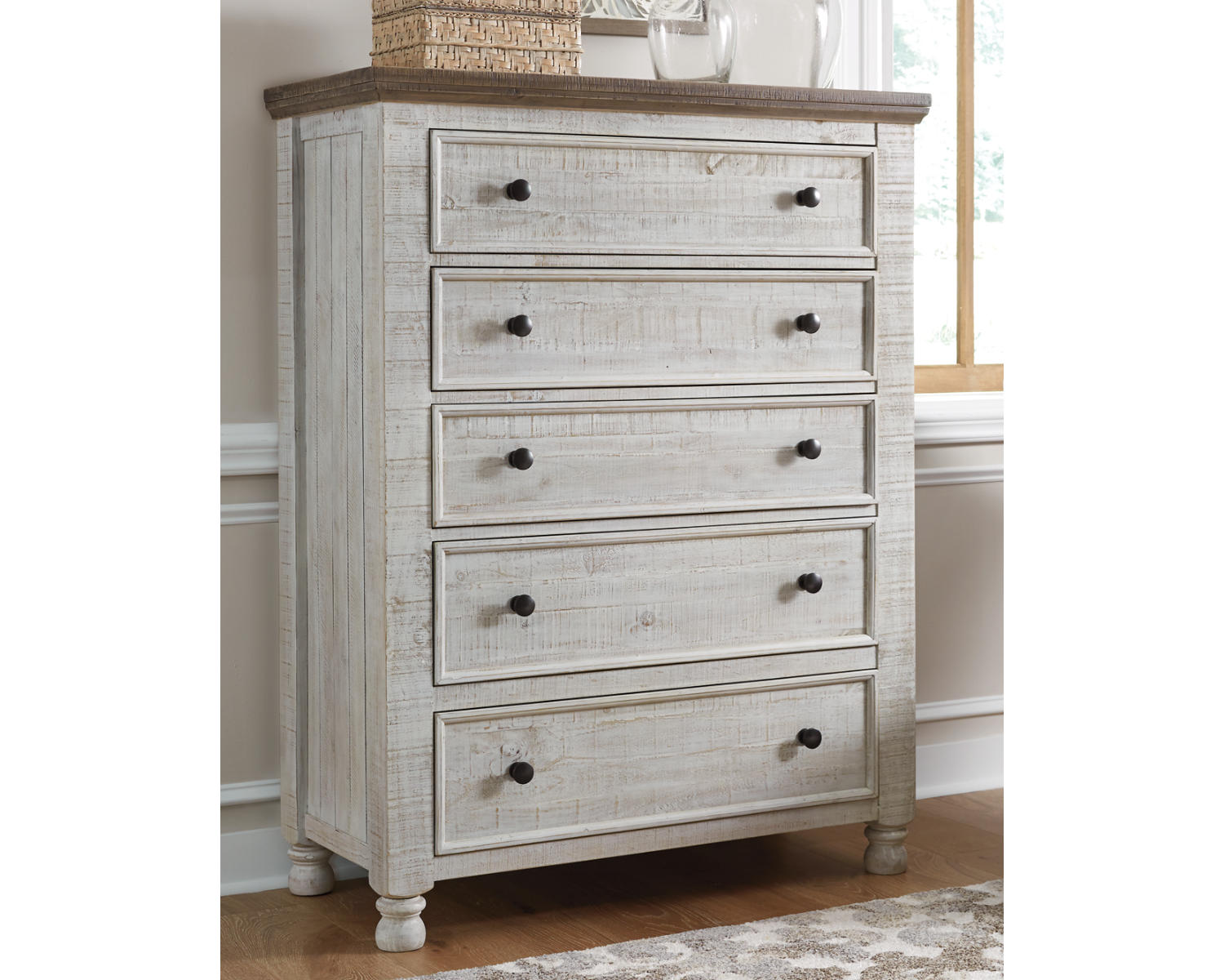 Havalance Chest of Drawers