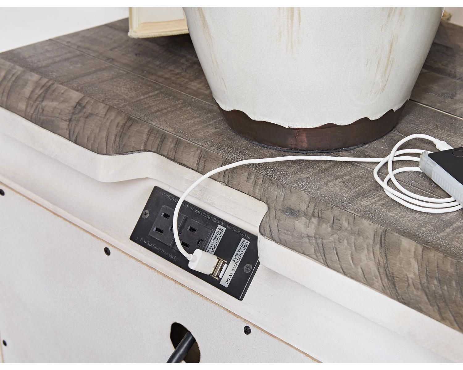 Havalance Nightstand