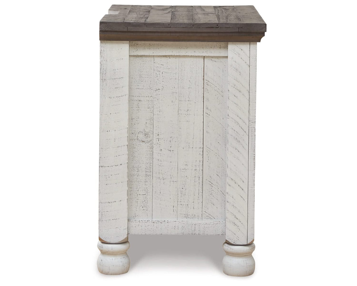 Havalance Nightstand
