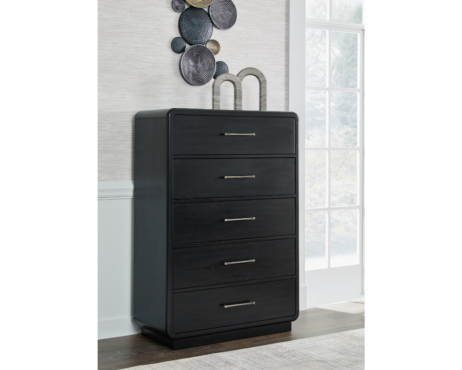 Rowanbeck Chest of Drawers