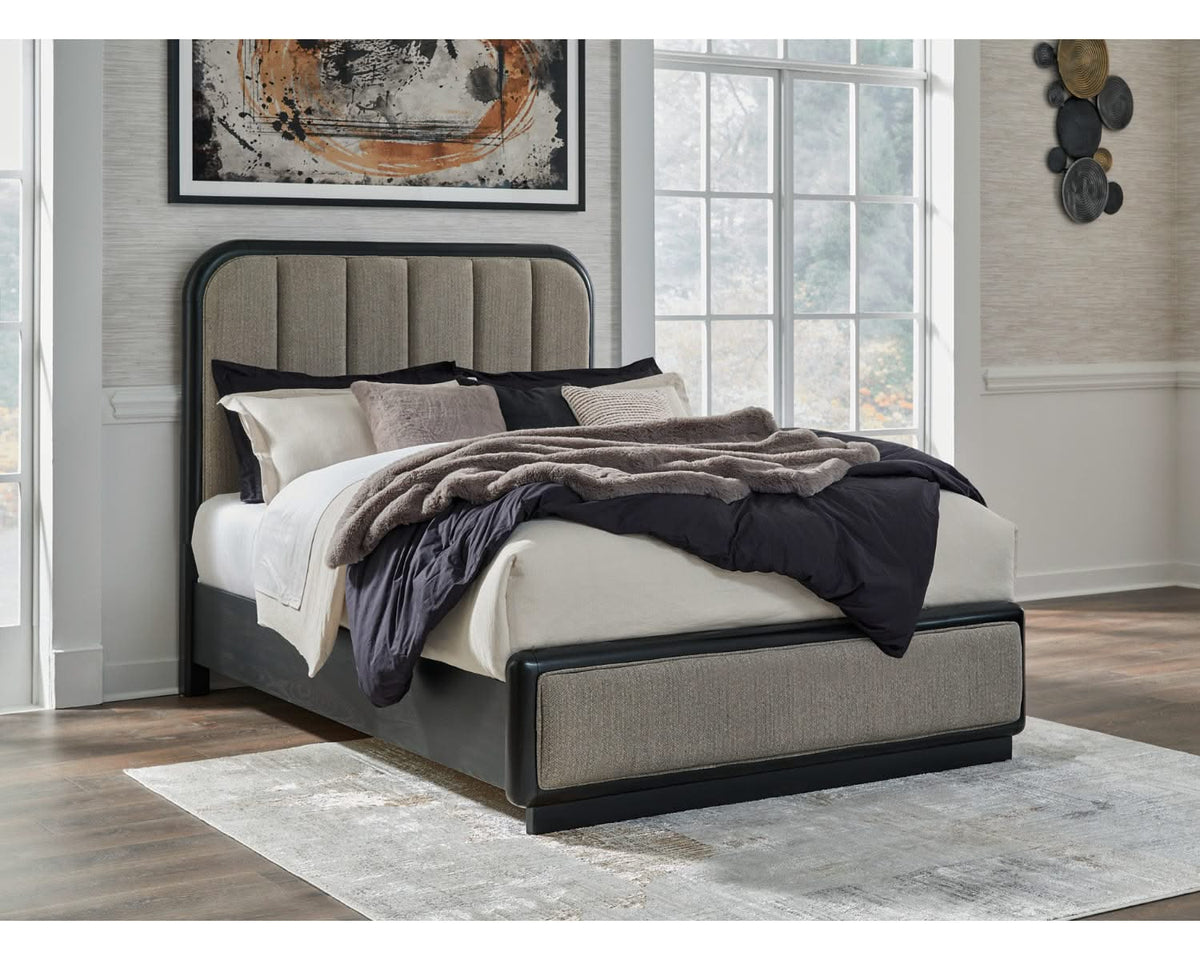 Cama Queen con paneles tapizados, tocador y espejo Rowanbeck