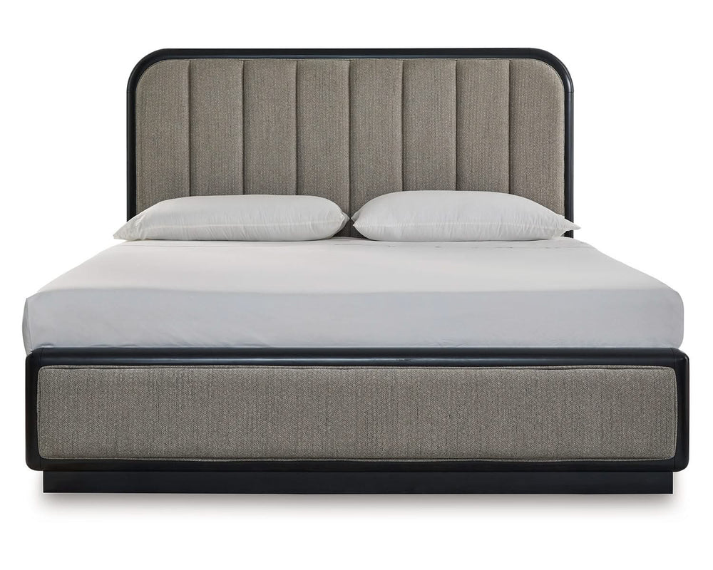 Cama tapizada Rowanbeck California King con paneles