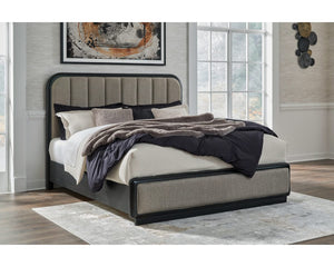 Cama tapizada Rowanbeck California King con paneles