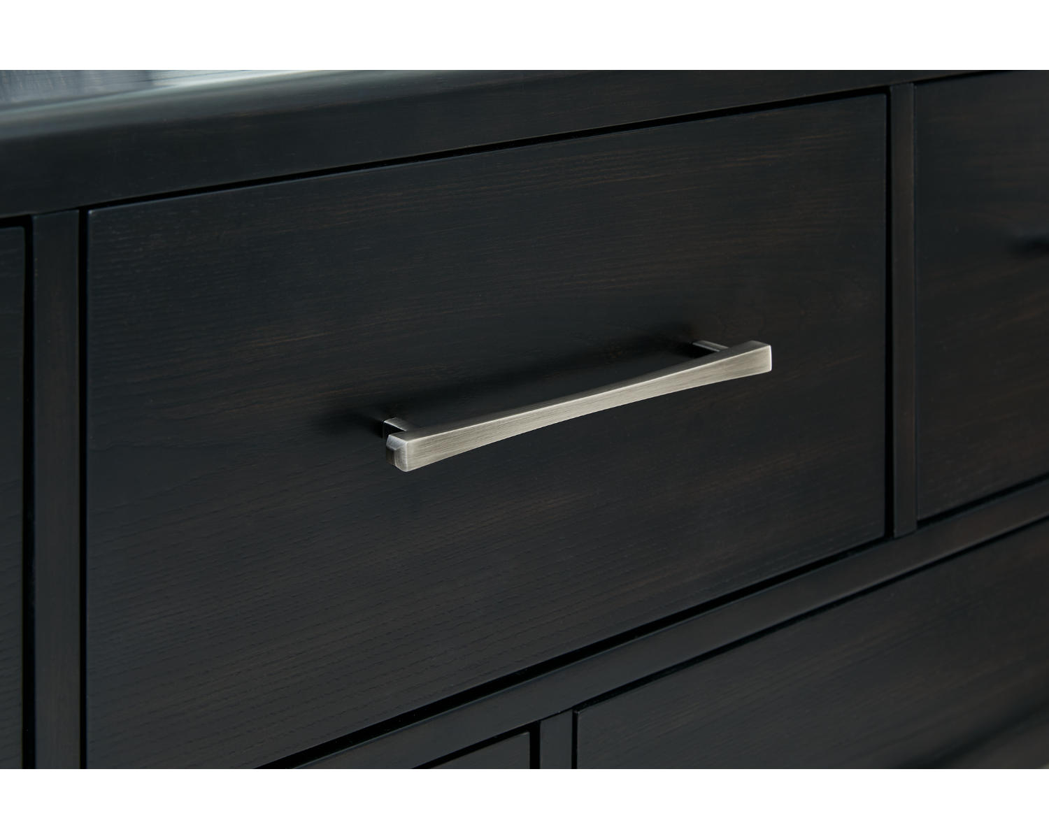 Rowanbeck Chest of Drawers
