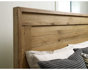 Galliden King Panel Bed