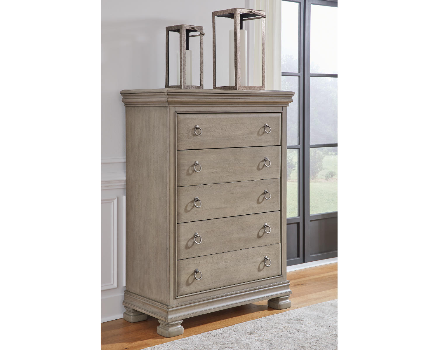 Lexorne Chest of Drawers