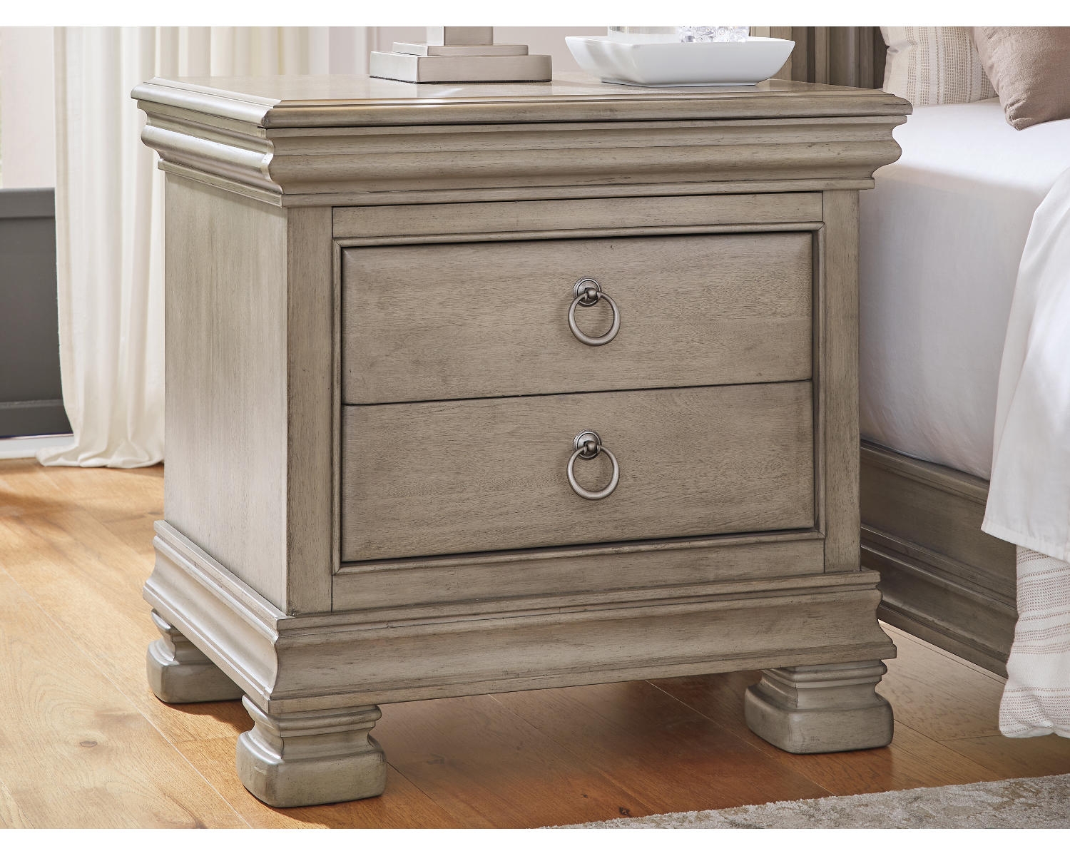 Lexorne Nightstand