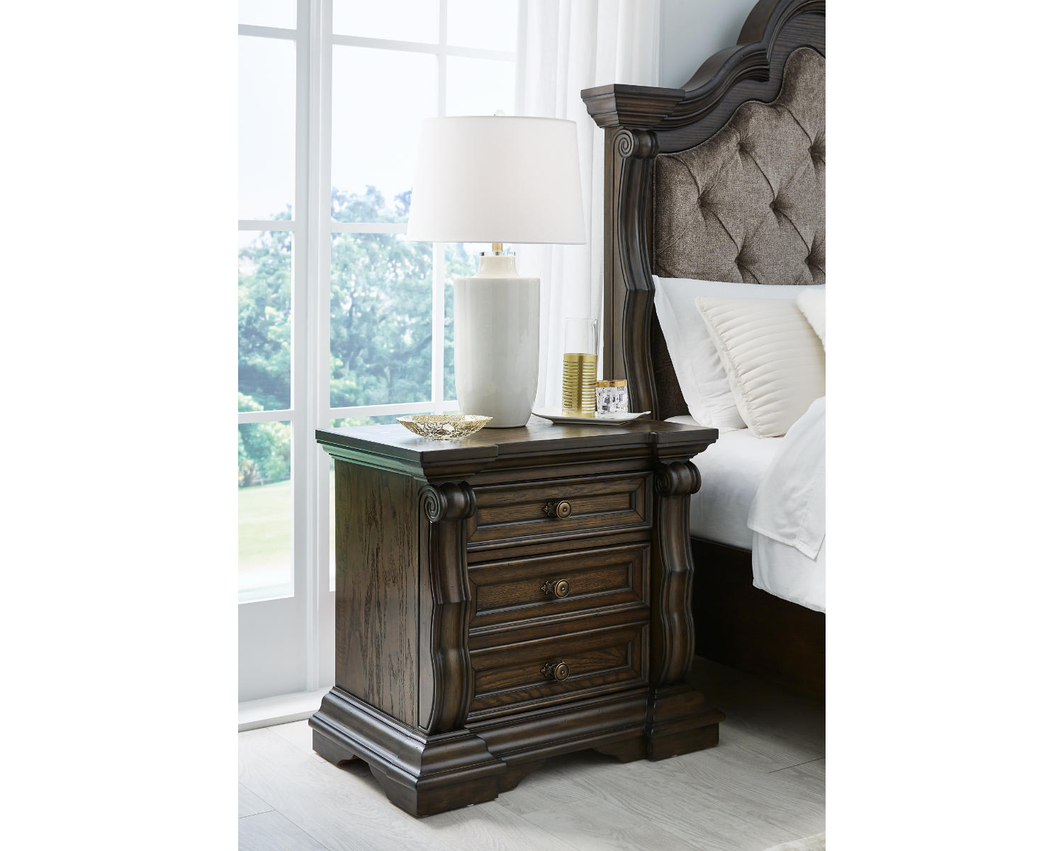 Maylee King Upholstered Bed, Dresser, Mirror and 2 Nightstands