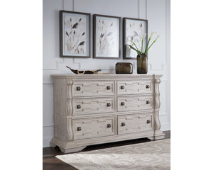 Bruchandi Dresser