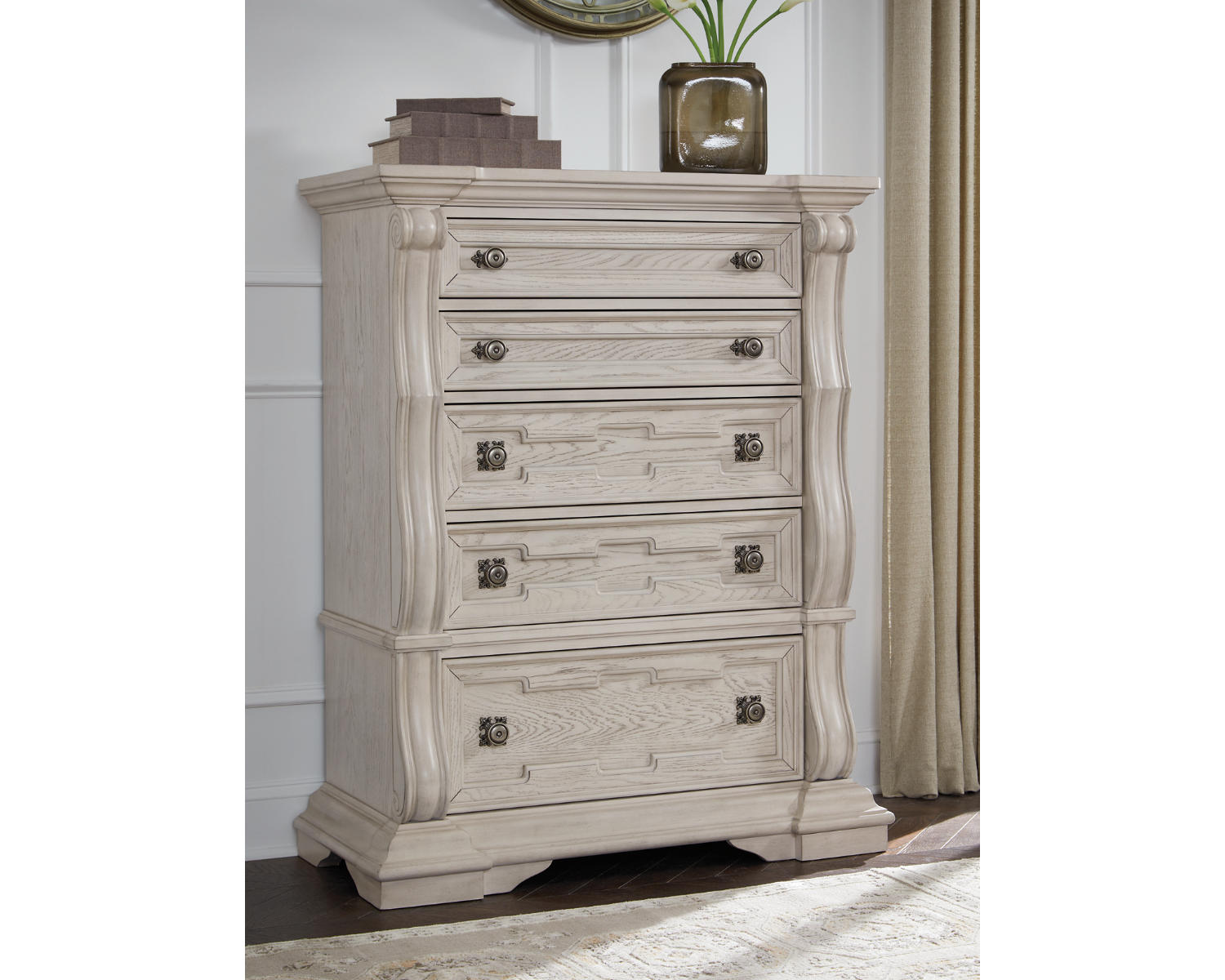 Bruchandi Chest of Drawers