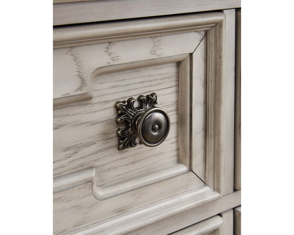Bruchandi Dresser
