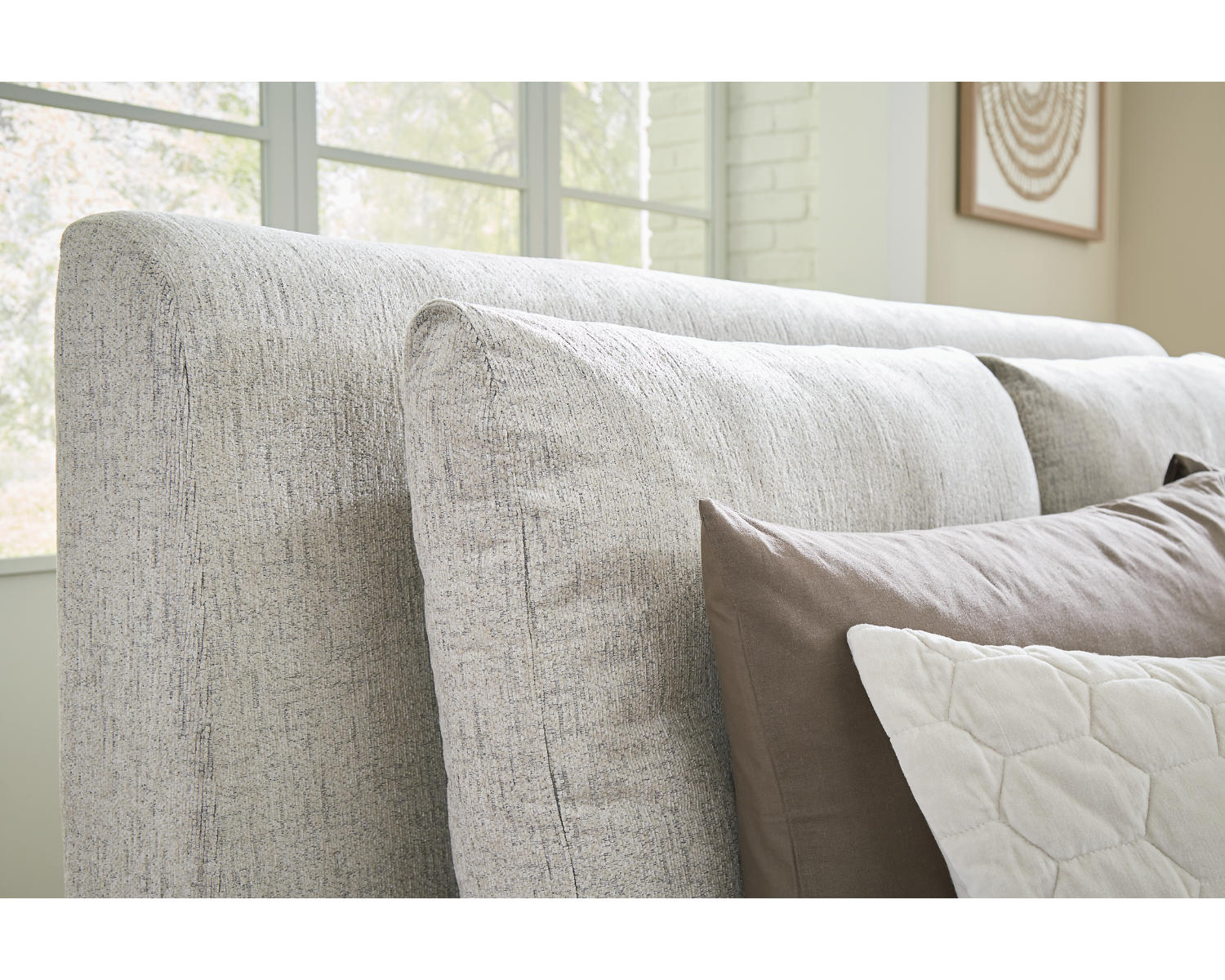Cabalynn King Upholstered Bed
