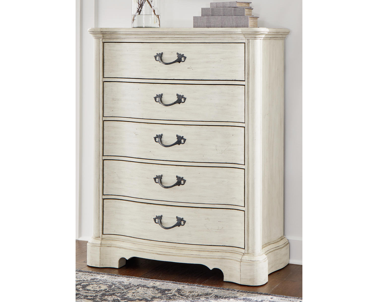 Arlendyne Chest of Drawers