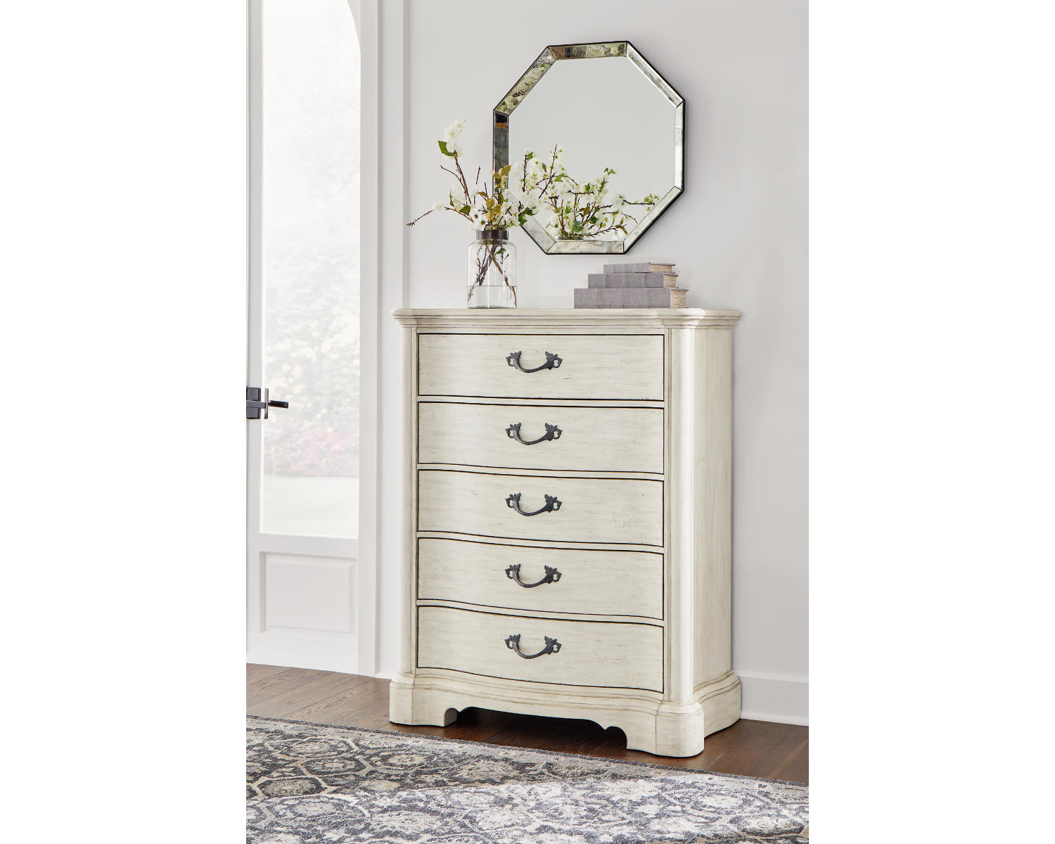 Arlendyne Chest of Drawers