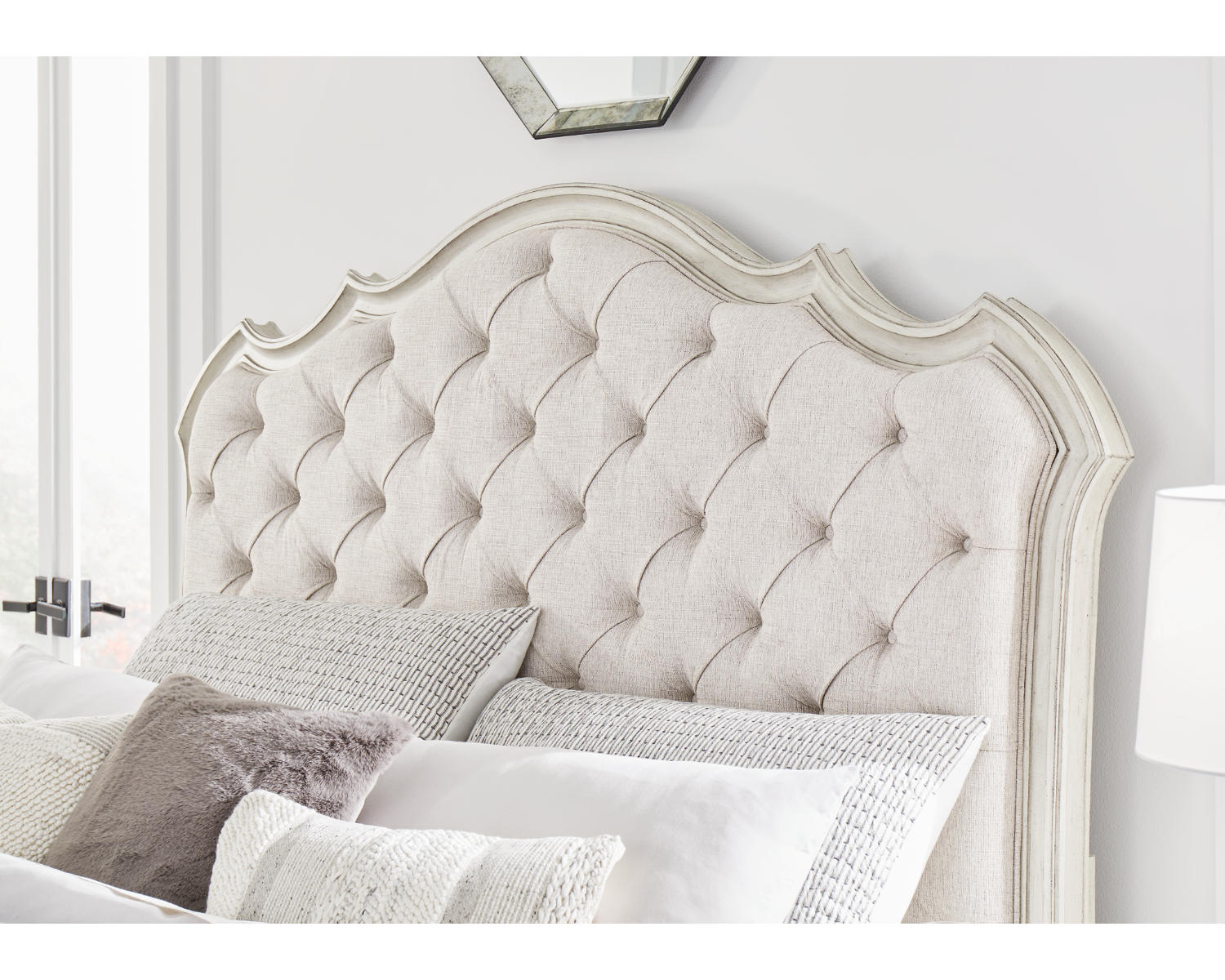 Arlendyne California King Upholstered Bed