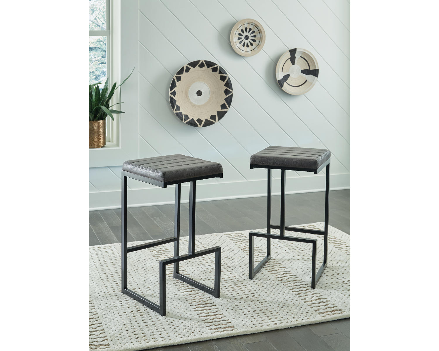 Strumford Bar Height Bar Stool (Set of 2)