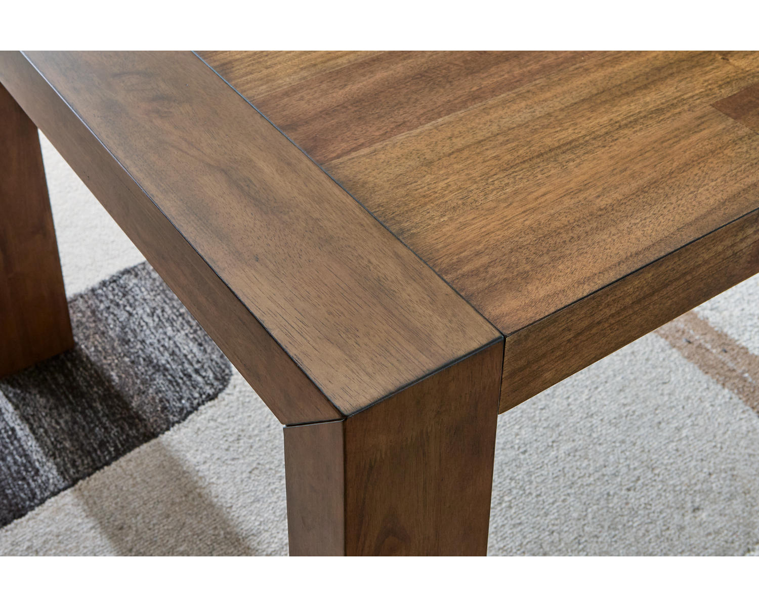 Kraeburn Dining Table and 4 Chairs
