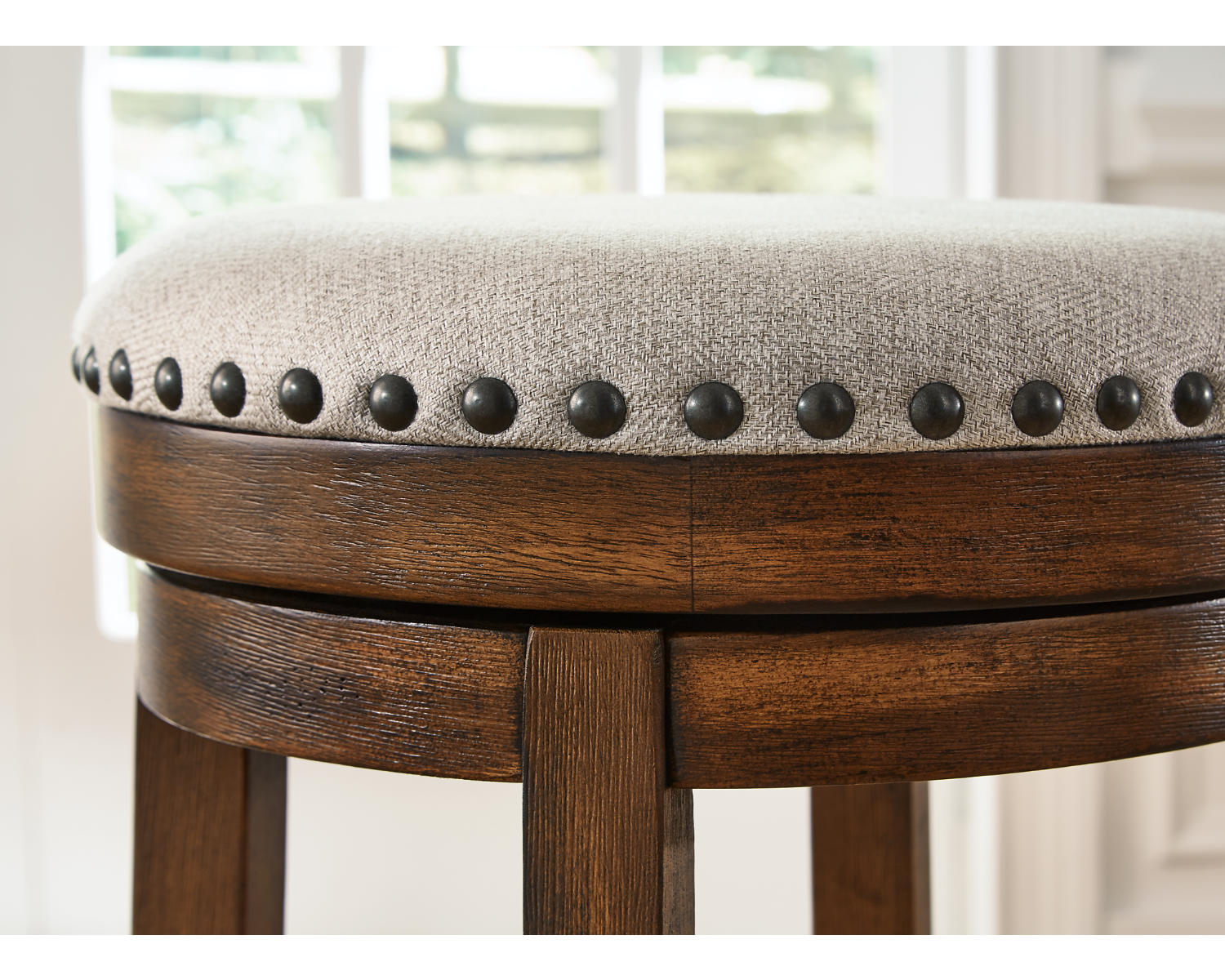 Valebeck Counter Height Stool