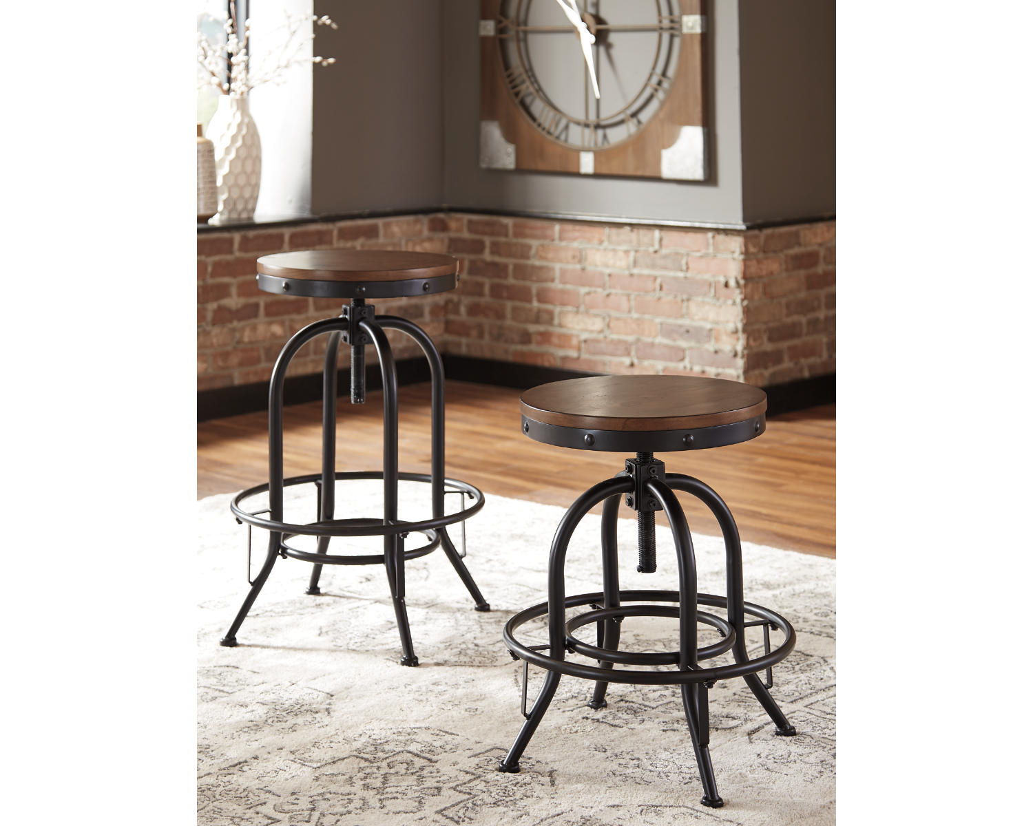 Valebeck Bar Height Bar Stool (Set of 2)