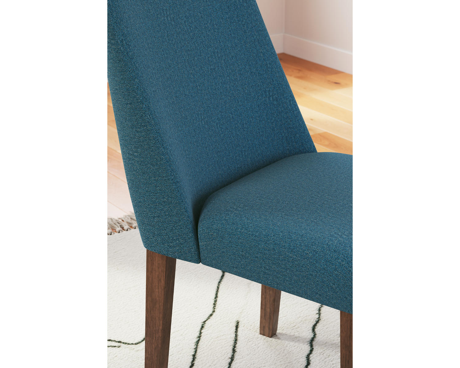 Lyncott Dining Chair (Set of 2)