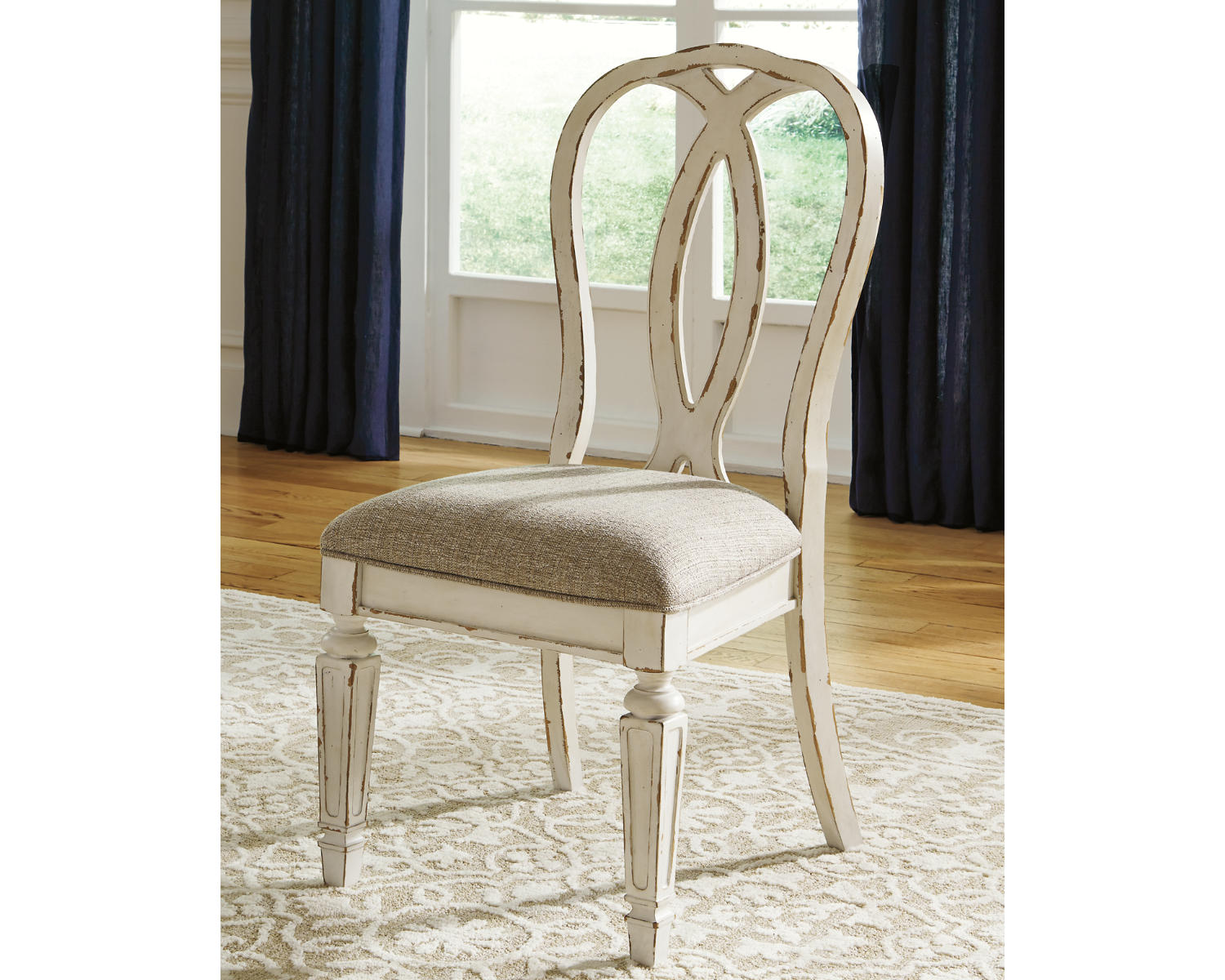 Realyn Dining Extension Table and 8 Chairs
