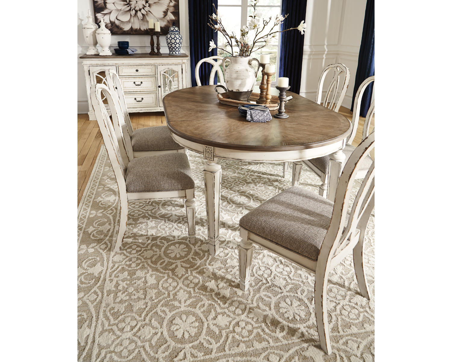 Realyn Dining Chair (Set of 2)