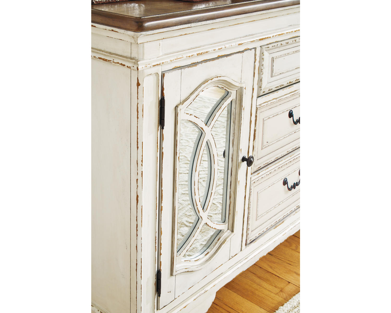 Realyn Dining Server
