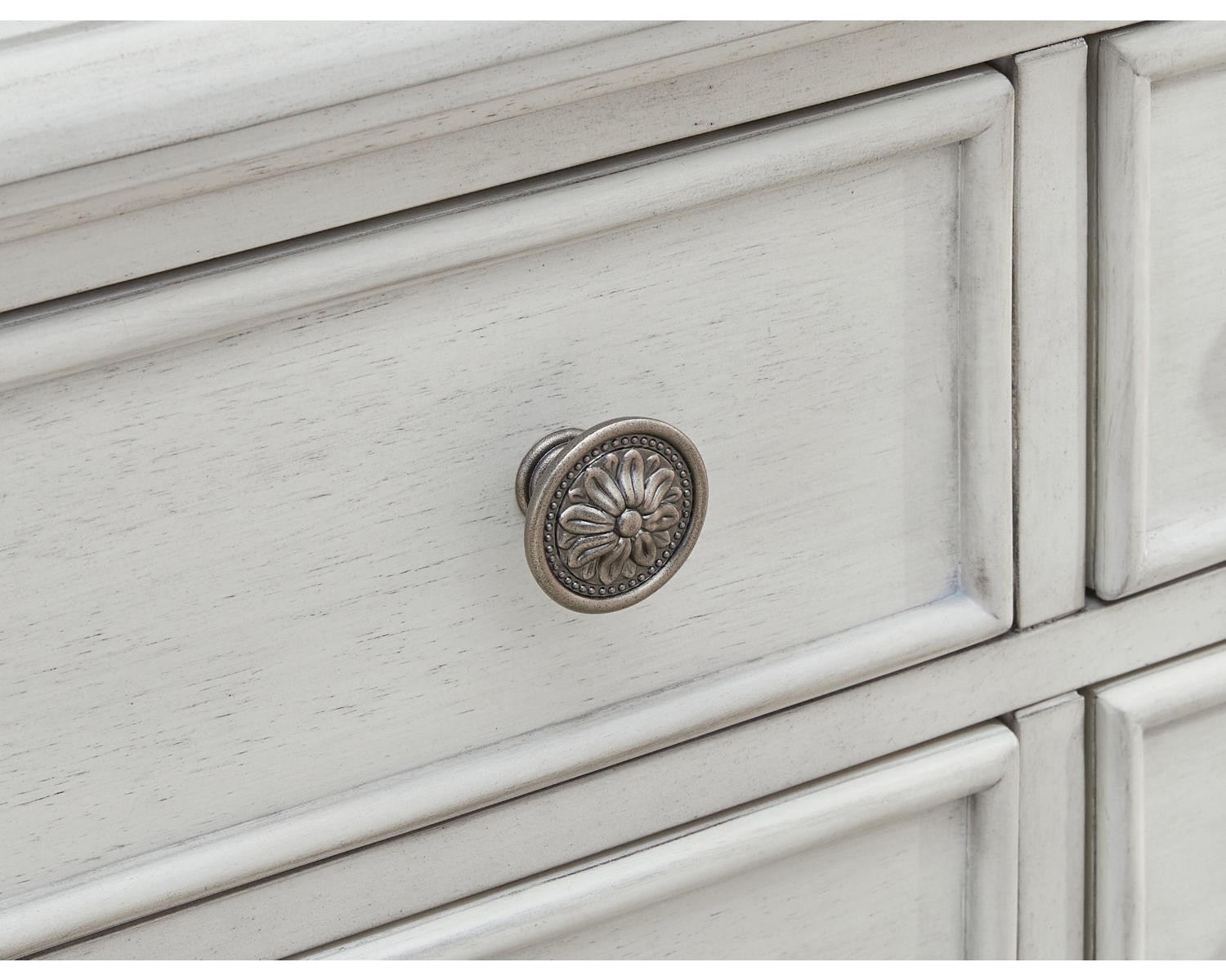 Montelaine Dining Server