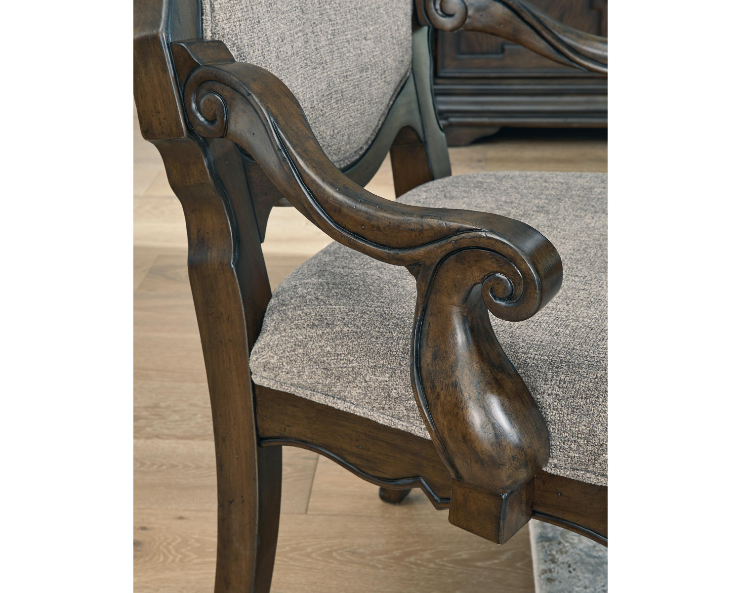 Maylee Dining Chair (Set of 2)