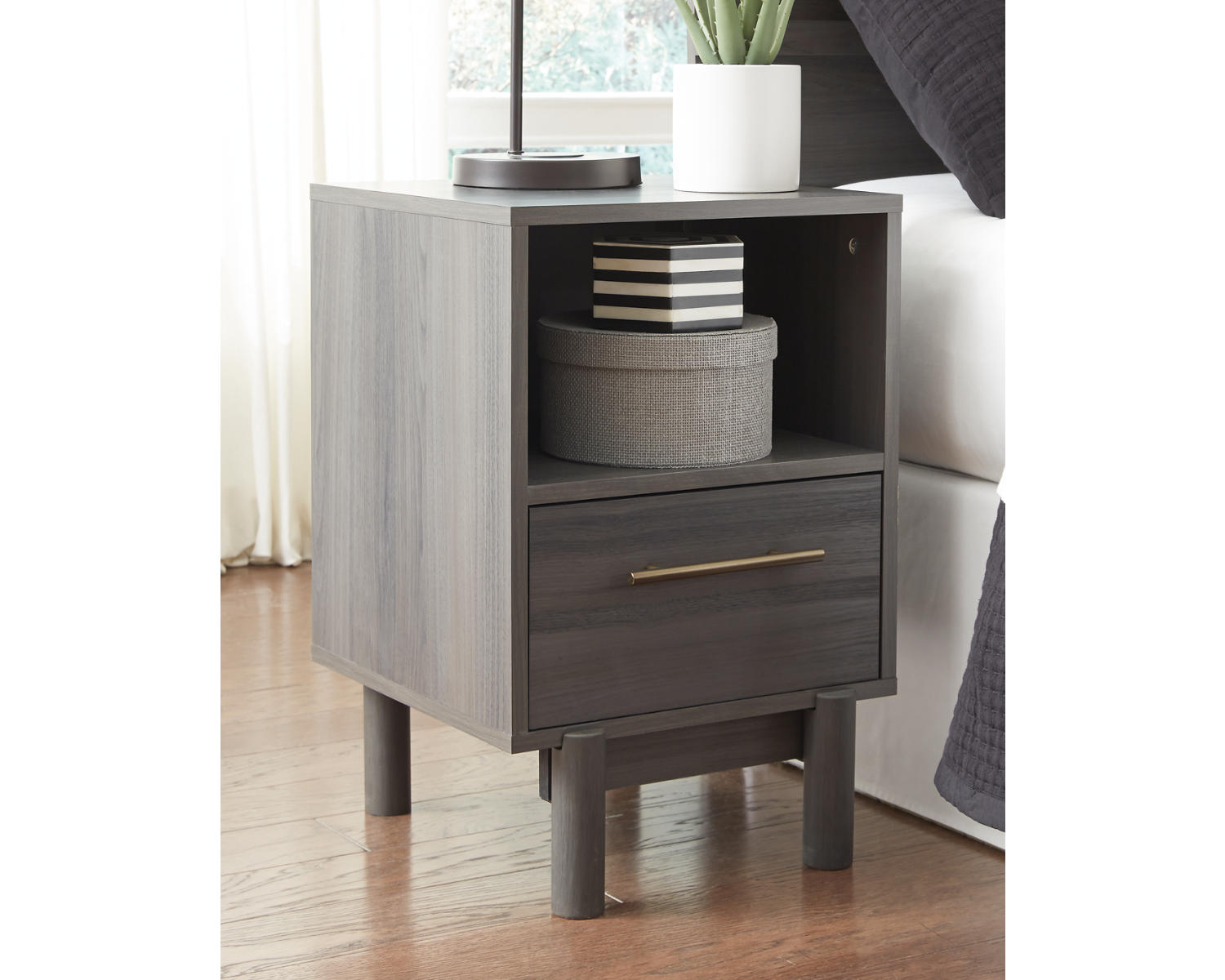 Brymont Nightstand