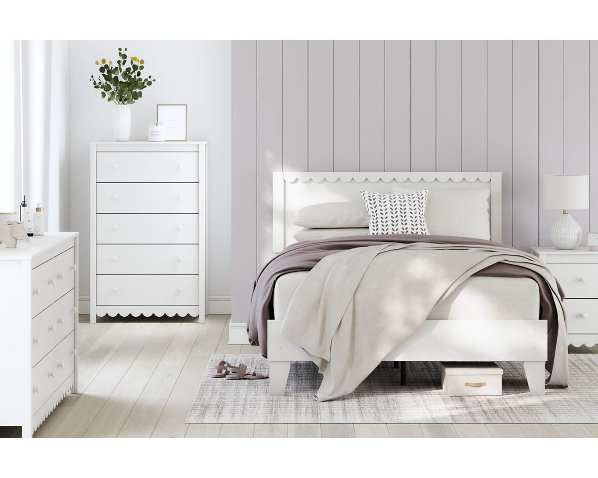 Hallityn Full Panel Platform Bed