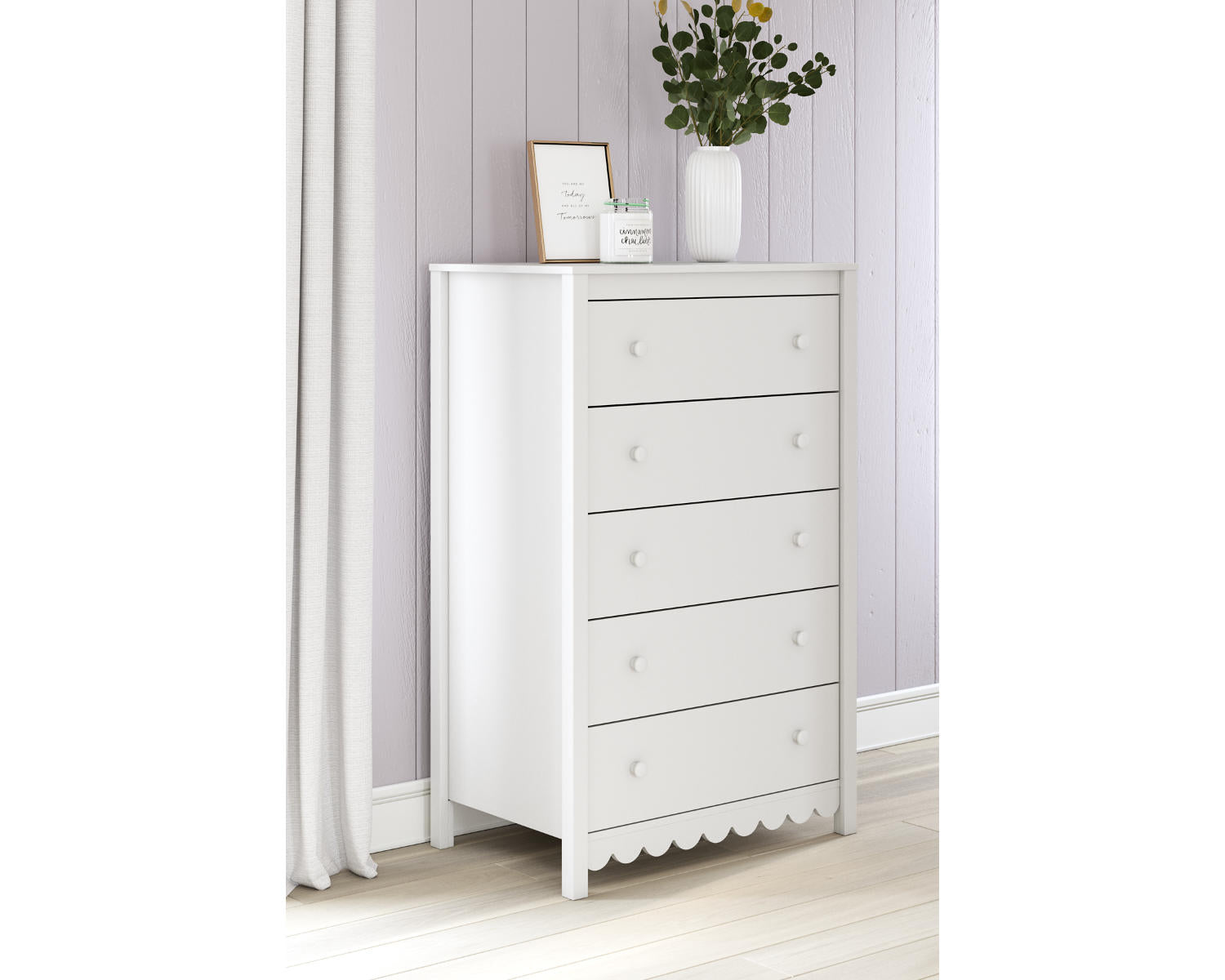 Hallityn Chest of Drawers
