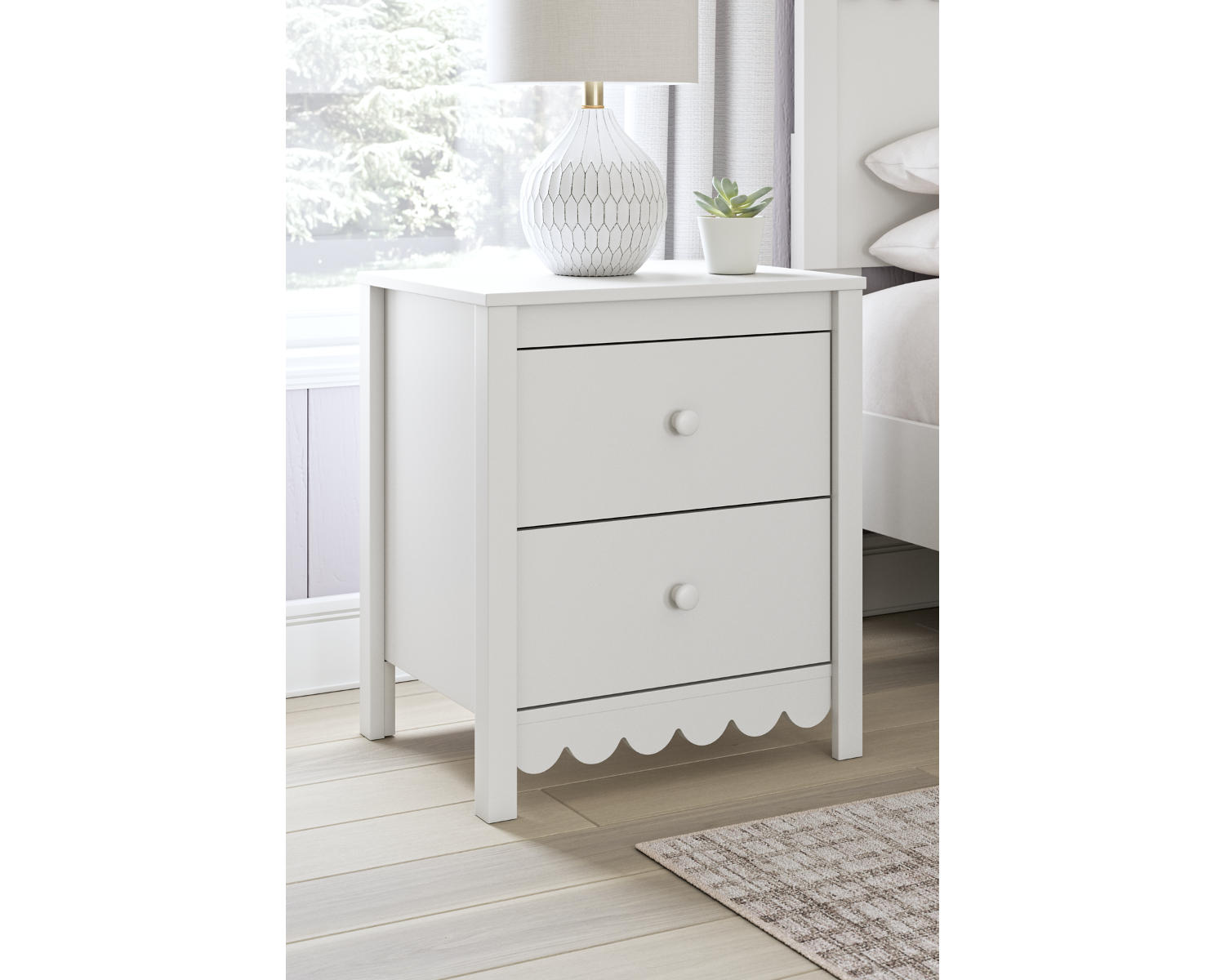 Hallityn Nightstand