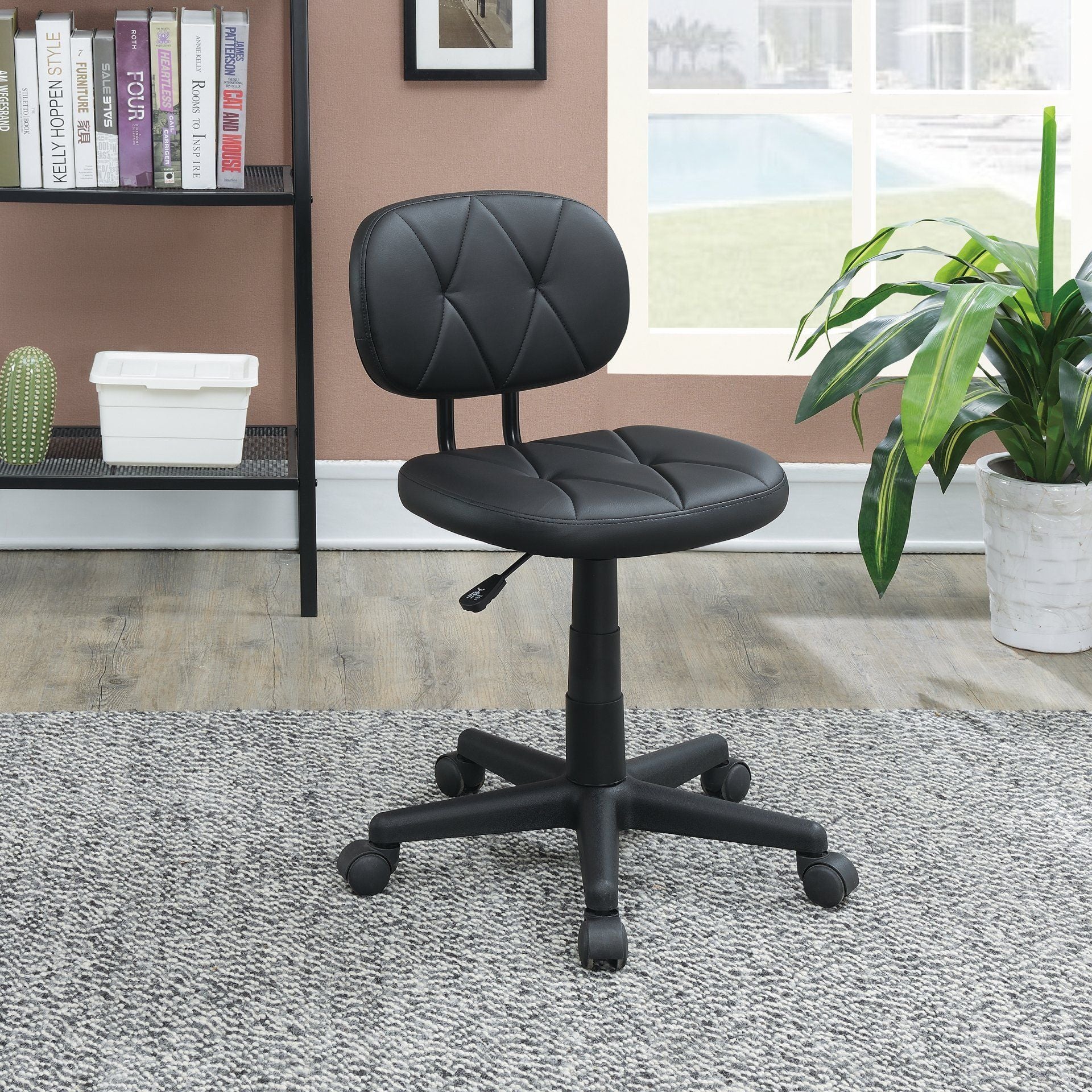F1676 - OFFICE CHAIR/Faux Leather