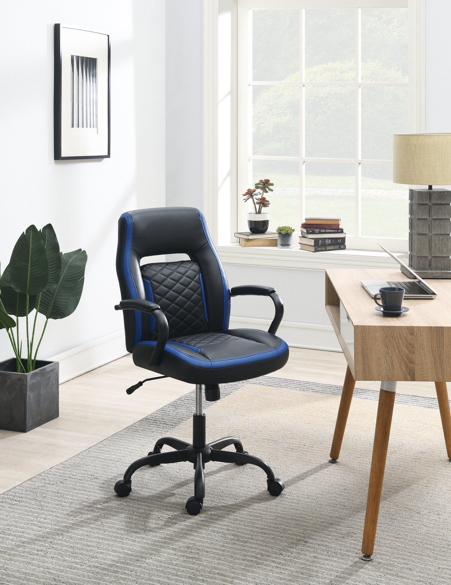 F1695 - OFFICE CHAIR/Faux Leather
