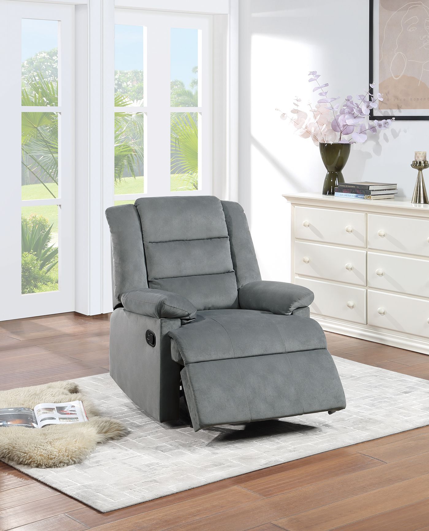F8768 - RECLINER