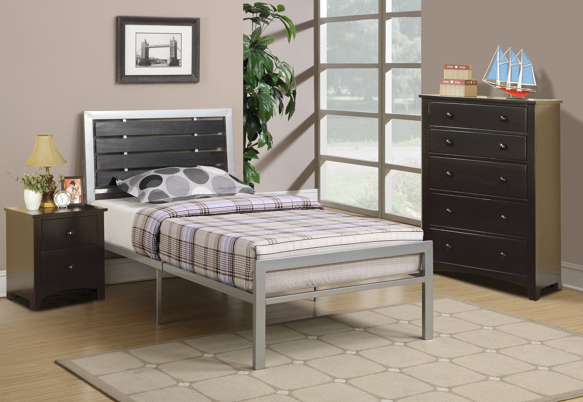 F9412T - TWIN BED BLACK WOOD PANEL HB SILVER FRAME