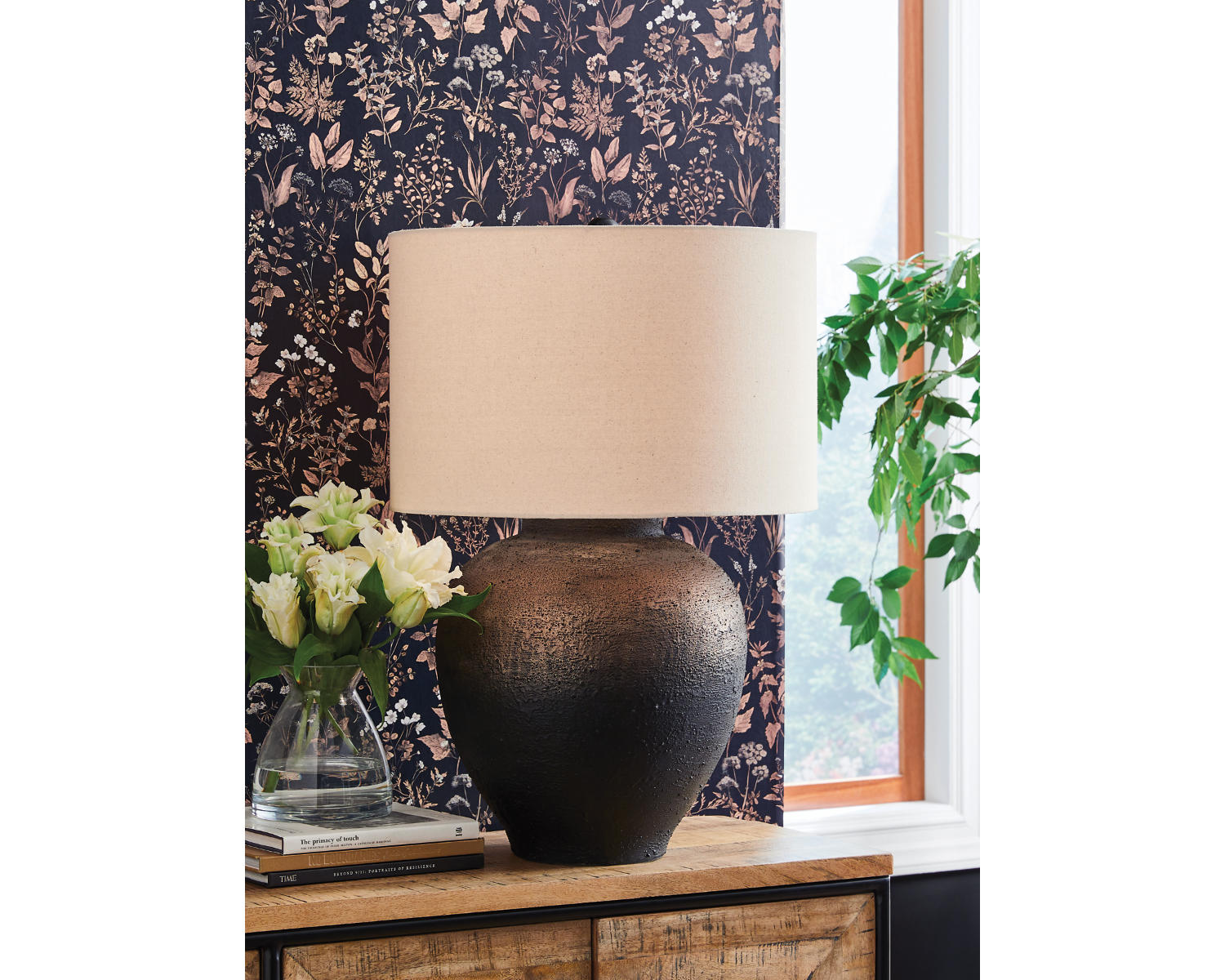 Newgerhard Table Lamp
