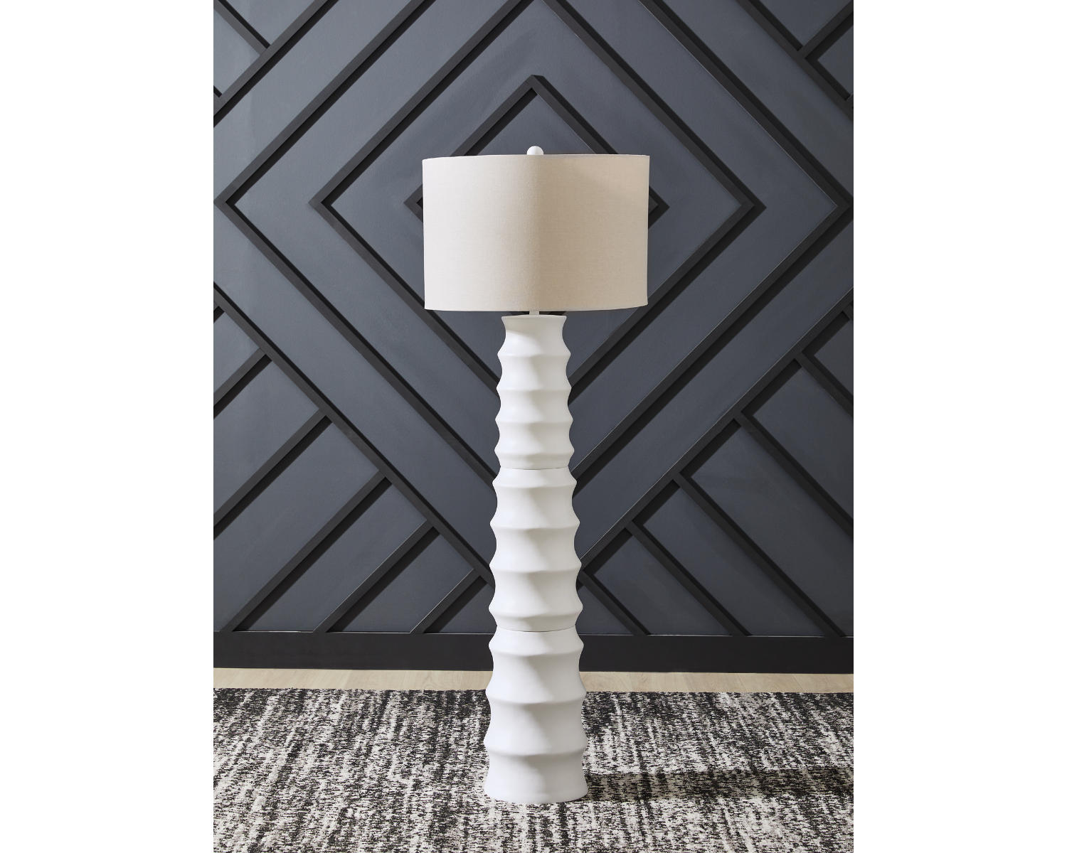 Veraleigh Floor Lamp