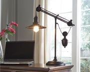 Kylen Desk Lamp