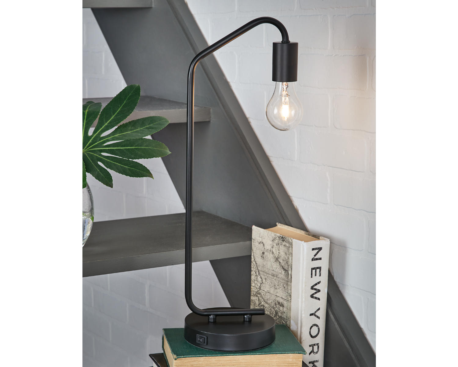 Covybend Desk Lamp