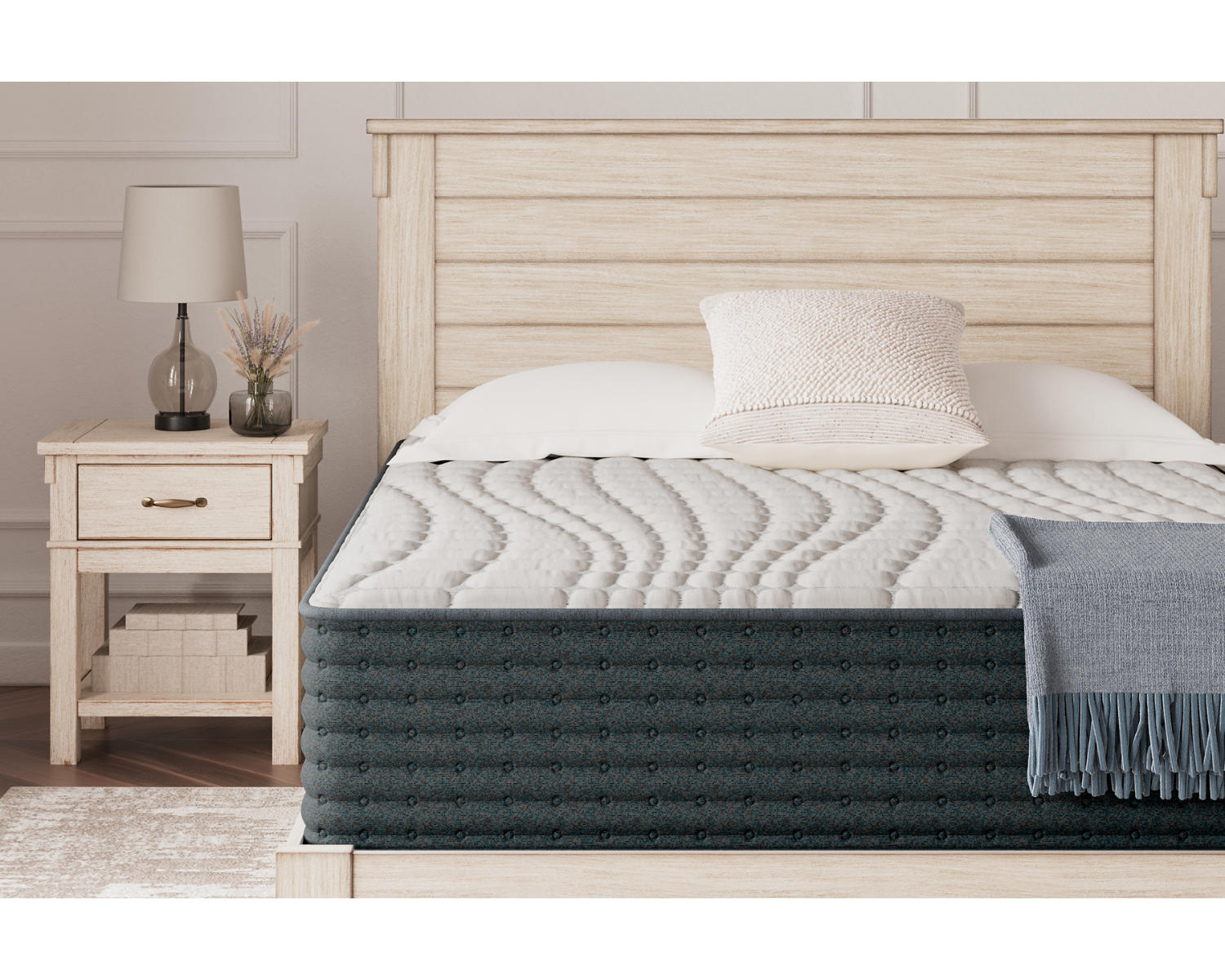 Hybrid 1300 Queen Mattress